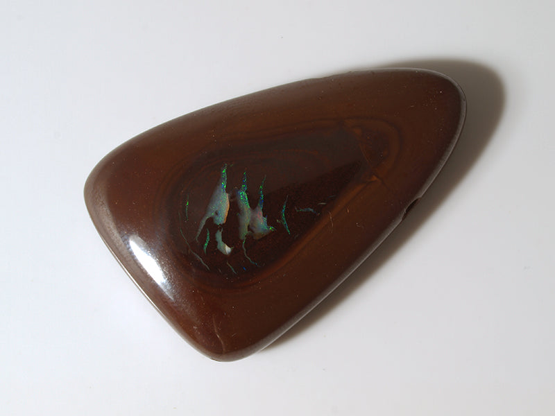 Boulder Opal Australien, Opal mit Bohrung für Opalanhänger