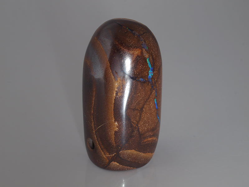 Boulder Opal Australien, Opal mit Bohrung für Opalanhänger