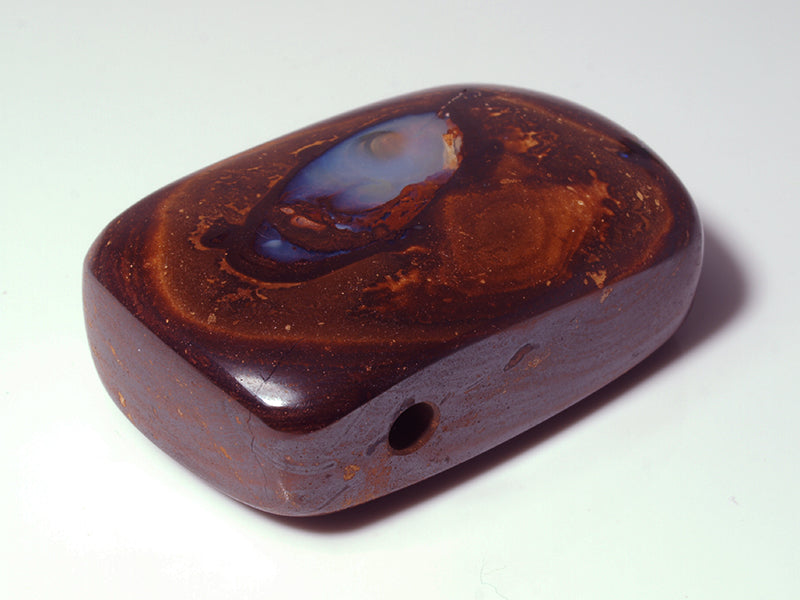 Boulder Opal Australien, Opal mit Bohrung für Opalanhänger