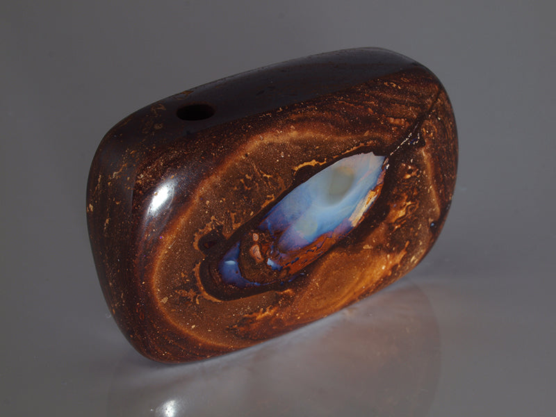 Boulder Opal Australien, Opal mit Bohrung für Opalanhänger