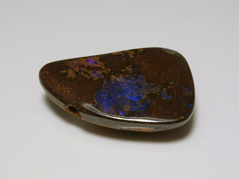Boulder Opal Australien, Gebohrt für Opal Anhänger