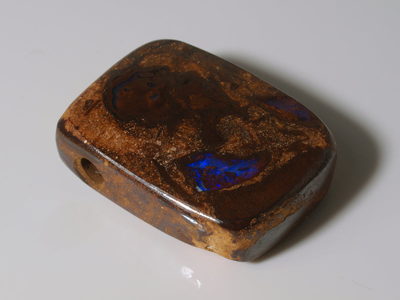 Boulder Opal Australien, Gebohrt für Opal Anhänger