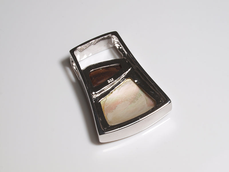 Opal Anhänger Silber mit Boulder-Opal und Perlmutt