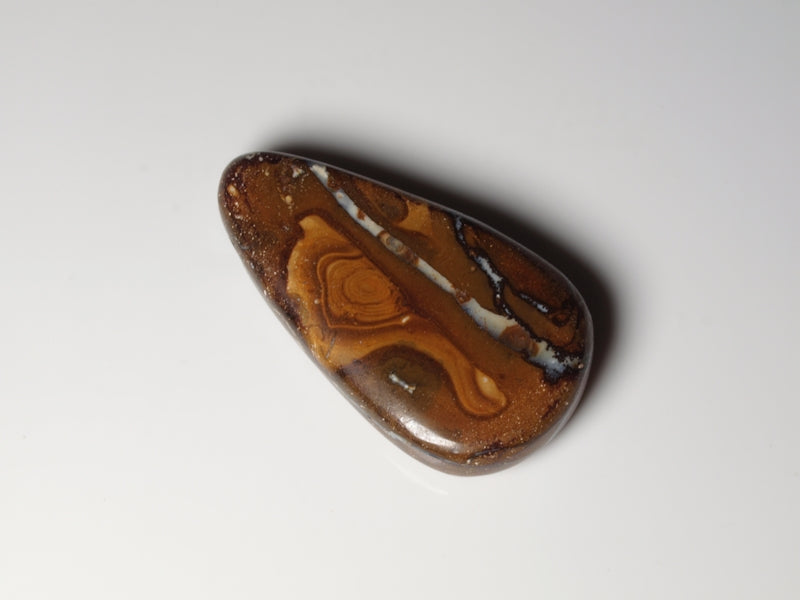 Boulder Opal Australien, Opal mit Bohrung für Opalanhänger