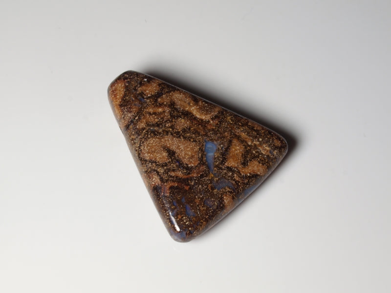 Boulder Opal Australien, Opal mit Bohrung für Opalanhänger