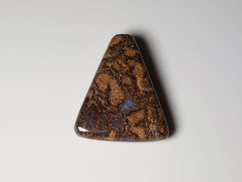 Boulder Opal Australien, Opal mit Bohrung für Opalanhänger