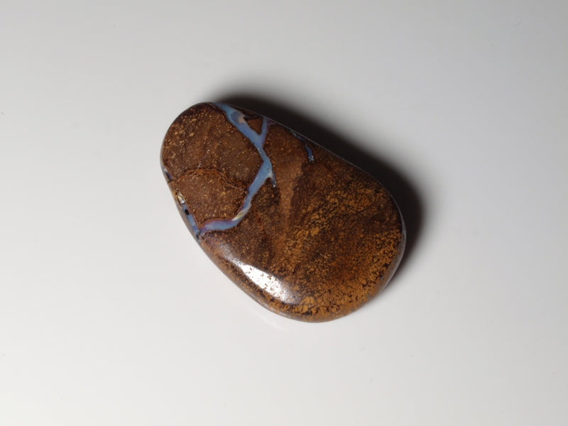 Boulder Opal Australien, Opal mit Bohrung für Opalanhänger