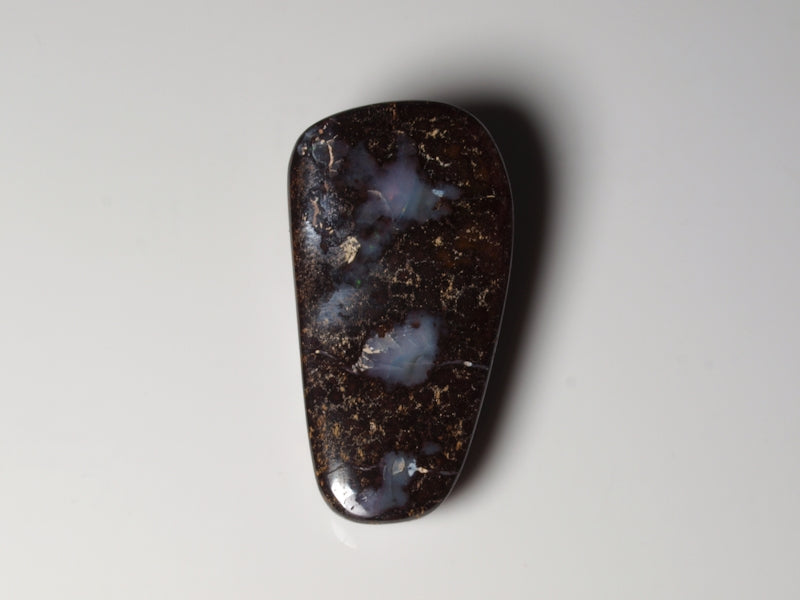 Boulder Opal Australien, Opal gebohrt für Opalanhänger