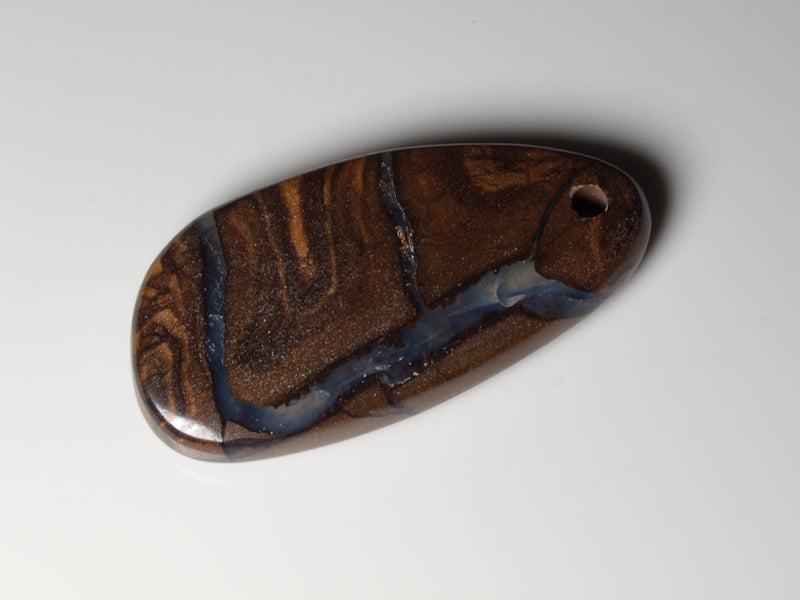 Boulder Opal Australien, Opal gebohrt für Opalanhänger