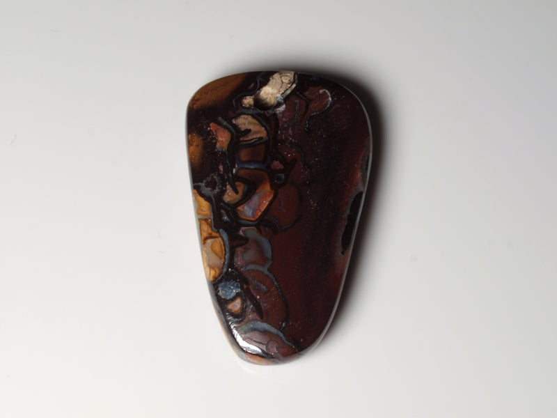 Boulder Opal Australien, Opal gebohrt für Opalanhänger