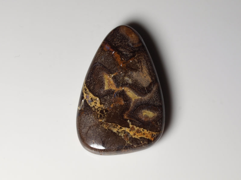 Boulder Opal Australien, Opal gebohrt für Opalanhänger