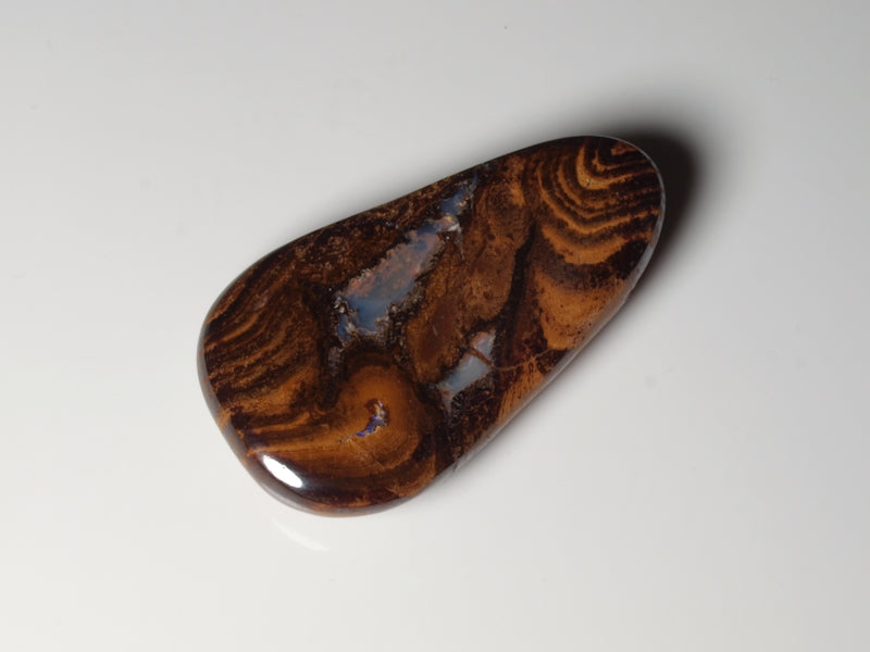 Boulder Opal Australien, Opal gebohrt für Opalanhänger