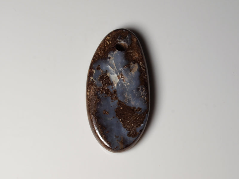 Boulder Opal Australien, Opal gebohrt für Opalanhänger