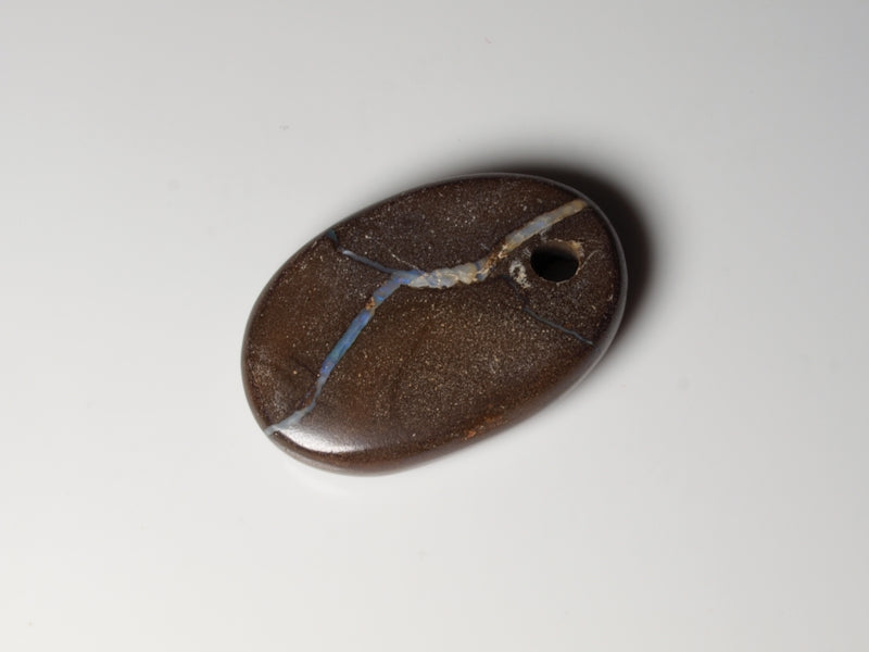 Boulder Opal aus Australien Gebohrt für Opalanhänger