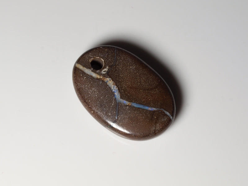 Boulder Opal aus Australien Gebohrt für Opalanhänger