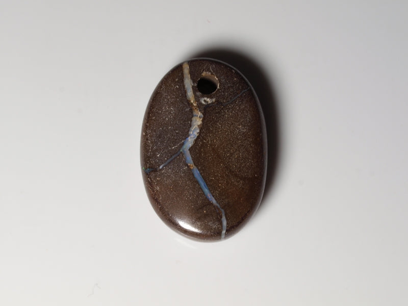 Boulder Opal aus Australien Gebohrt für Opalanhänger