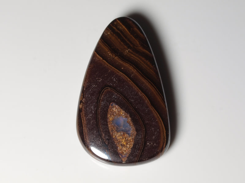 Boulder Opal aus Australien Gebohrt für Opalanhänger