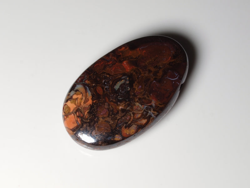 Boulder Opal aus Australien Gebohrt für Opalanhänger