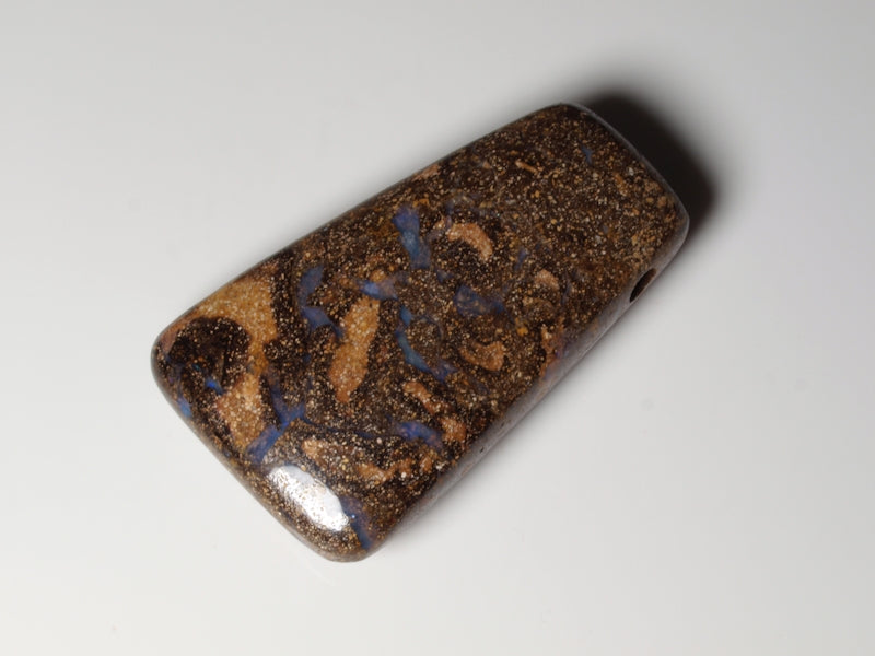 Boulder Opal aus Australien Gebohrt für Opalanhänger