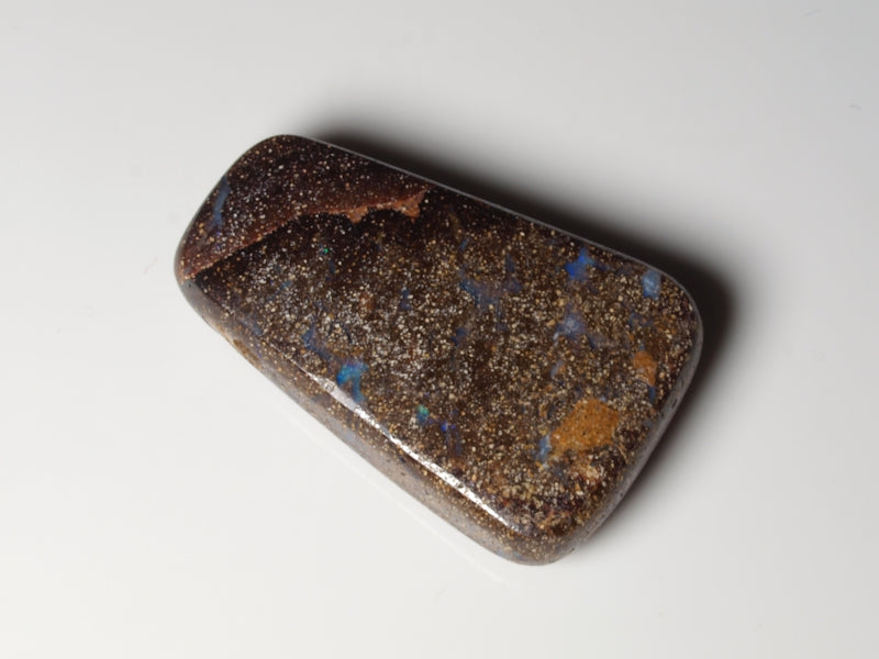 Boulder Opal aus Australien Gebohrt für Opalanhänger