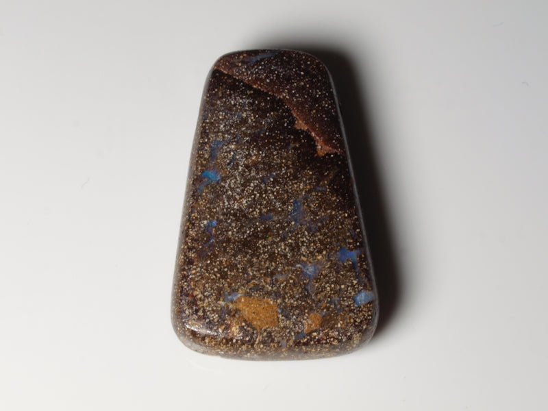 Boulder Opal aus Australien Gebohrt für Opalanhänger