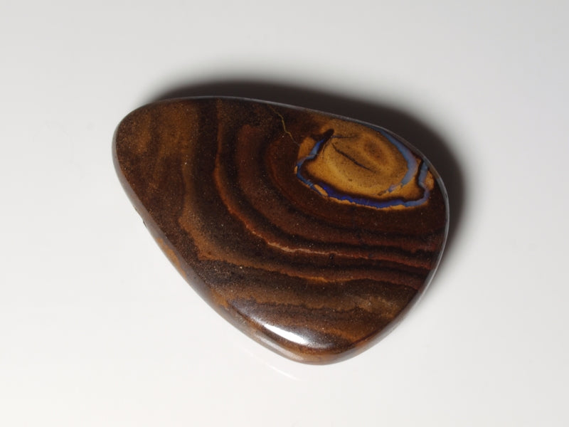 Boulder Opal aus Australien Gebohrt für Opalanhänger