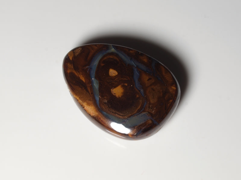 Boulder Opal aus Australien Gebohrt für Opalanhänger
