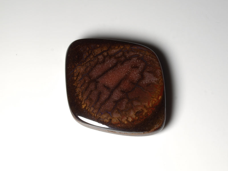 Boulder Opal Australien, Opal mit Bohrung für Opalanhänger