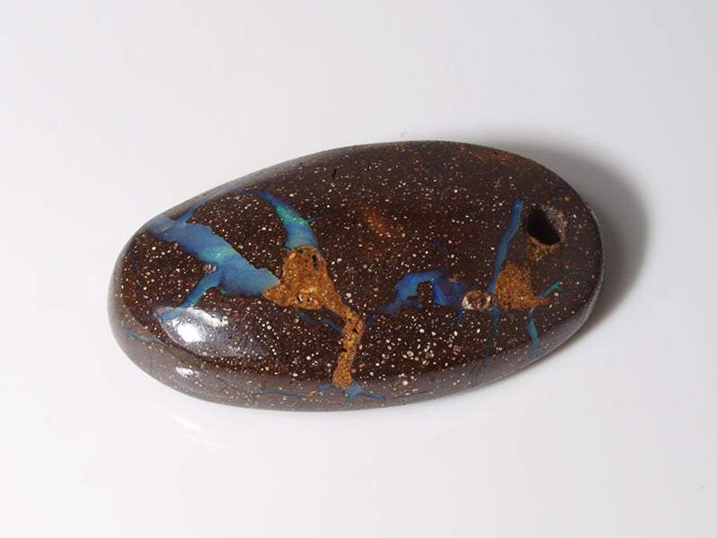 Opal Australien, Gebohrt für Opalanhänger
