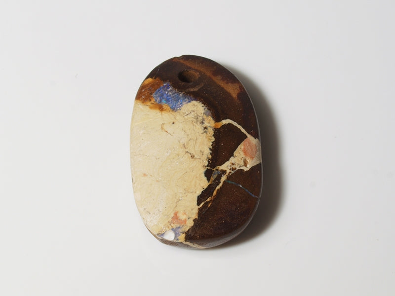 Opal Australien, Gebohrt für Opalanhänger