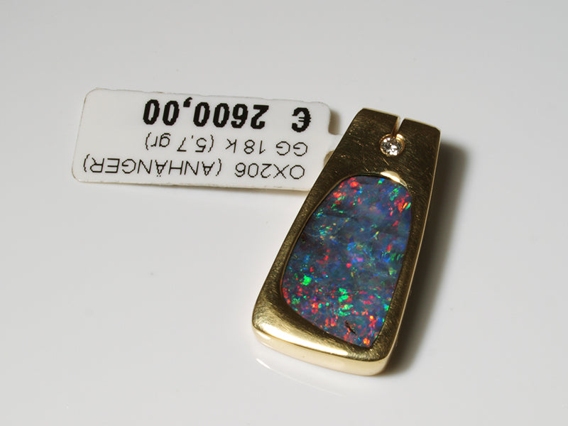 Opalschmuck, Anhänger aus Gold mit Opal aus Australien