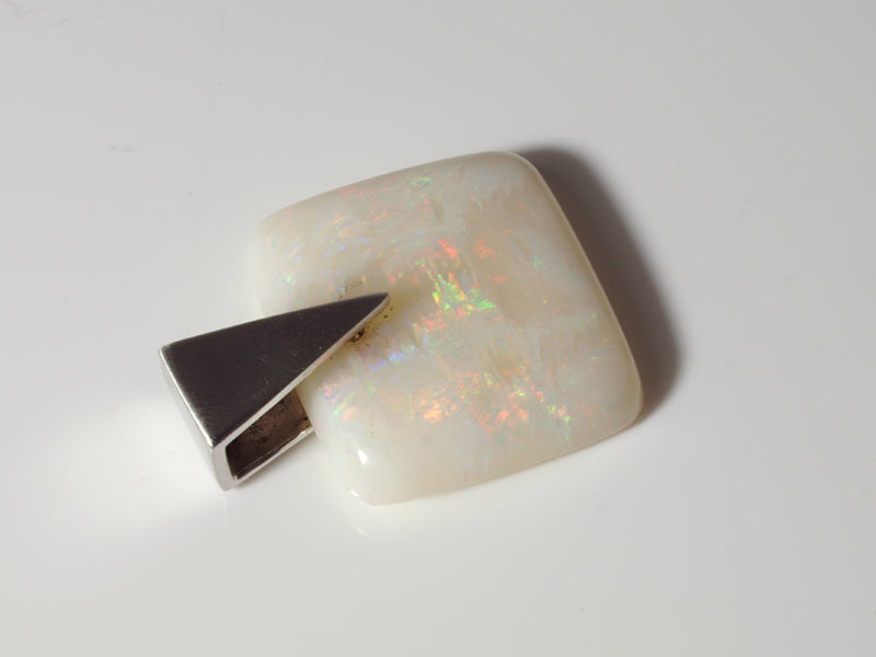 Opalschmuck, Anhänger mit Opal aus Australien