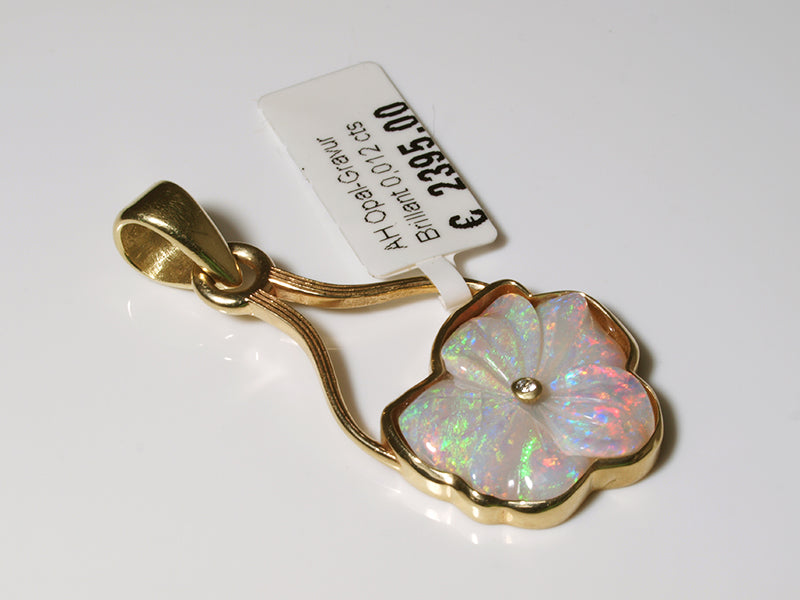 Opalschmuck, Goldschmuck, Anhänger aus Gold mit Opal aus Australien