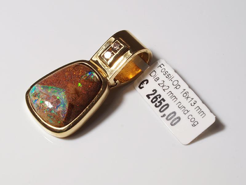 Opalschmuck aus Gold, Anhänger mit Opal aus Australien