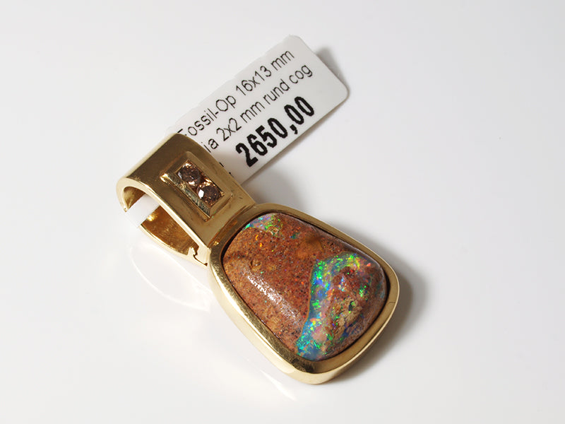 Opalschmuck aus Gold, Anhänger mit Opal aus Australien