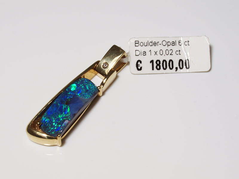Opalschmuck aus Gold, Anhänger mit Boulder-Opal aus Australien