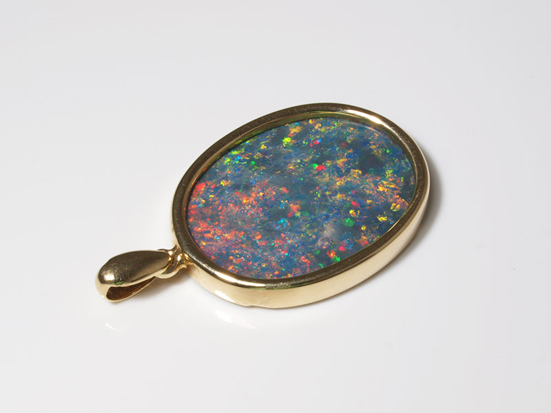 Opalschmuck aus Gold, Anhänger mit Opaldublette