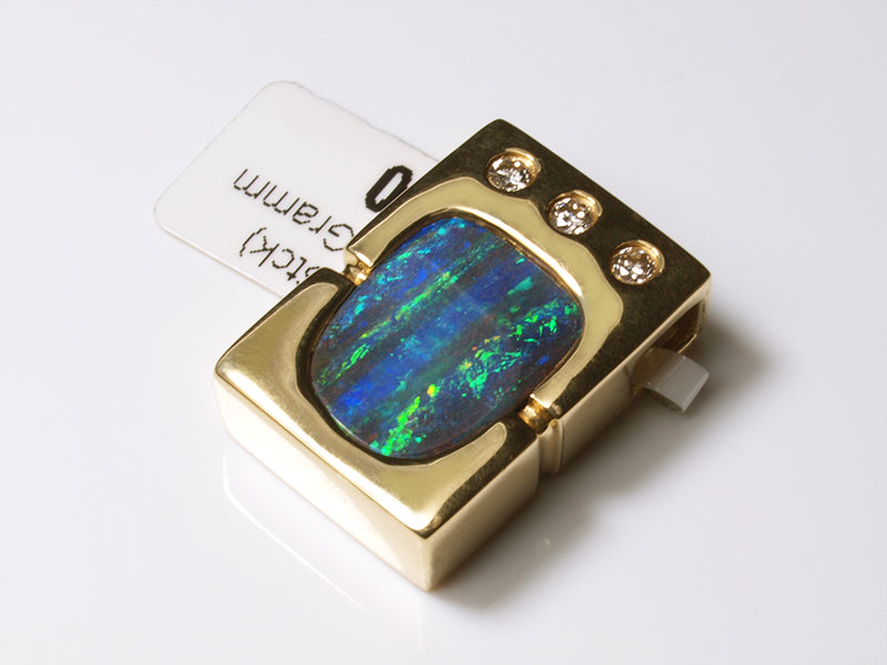 Opalschmuck, Anhänger aus Gold mit Boulder Opal aus Australien