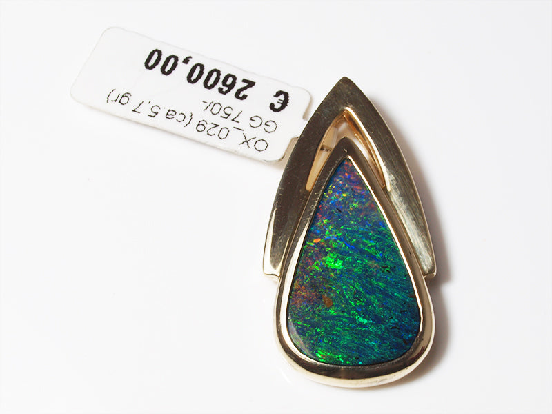 Opalschmuck, Anhänger aus Gold mit Boulderopal