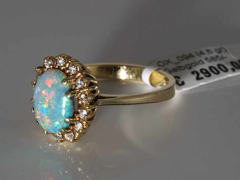 Opalring, Goldring mit Schwarzopal aus Australien