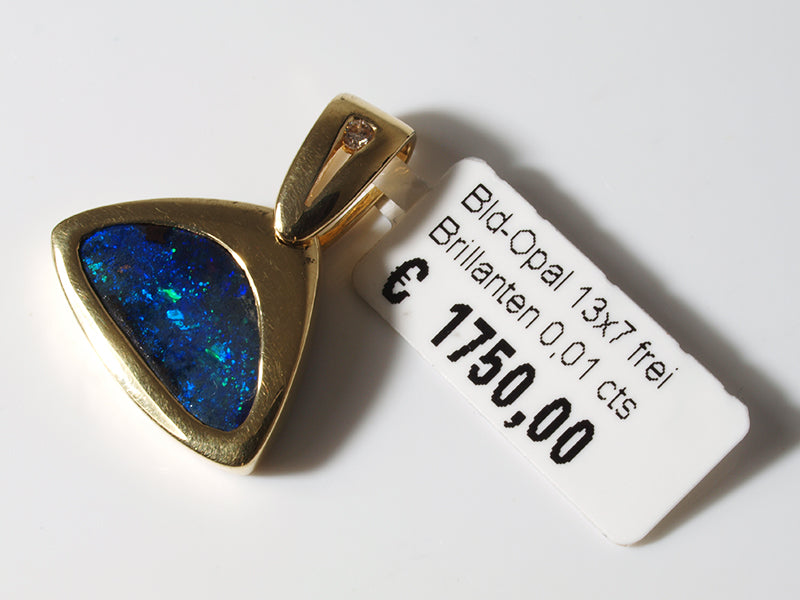 Opalschmuck, Anhänger aus Gold mit Opal und Diamant