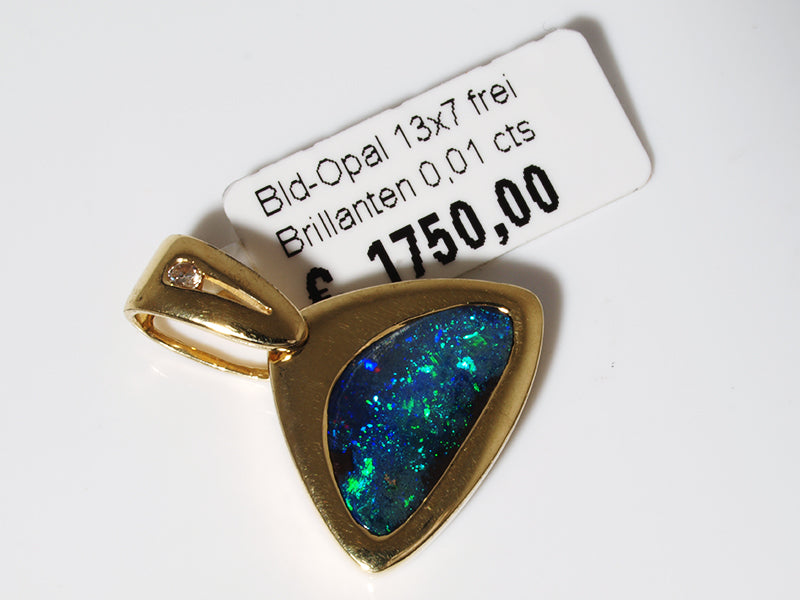 Opalschmuck, Anhänger aus Gold mit Opal und Diamant