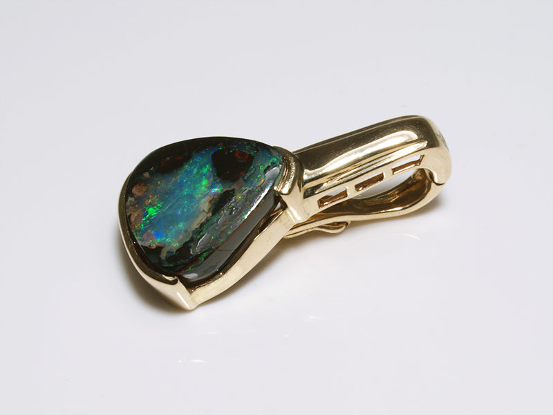 Opalschmuck, Anhänger aus Gold mit Boulder Opal aus Australien