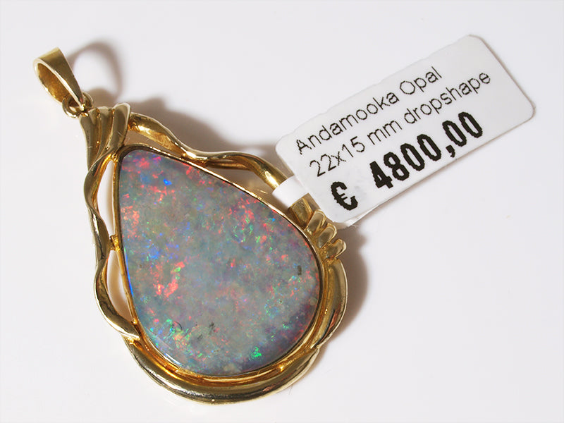 Opalschmuck, Opalanhänger aus Gold mit Opal aus Andamooka/Australien
