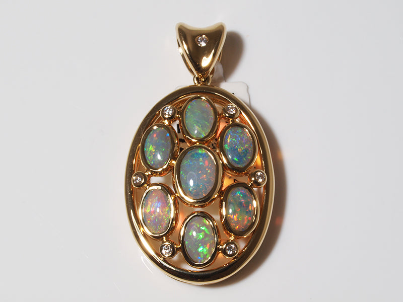 Opalschmuck, Anhänger aus Gold mit Kristallopal und Diamant