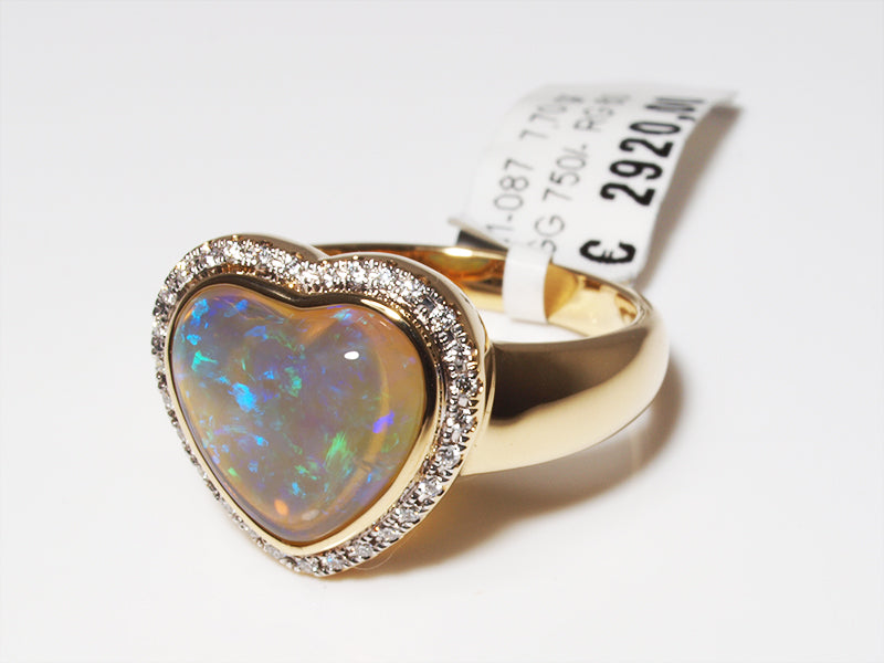 Opalschmuck, Goldring mit Kristallopal und Diamant
