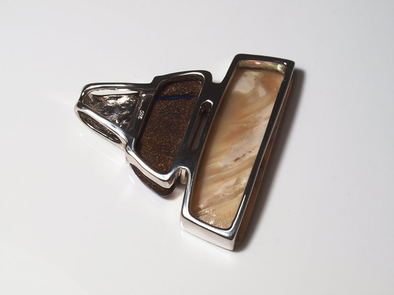 Opalschmuck - Anhänger mit Boulder-Opal und Perlmutt