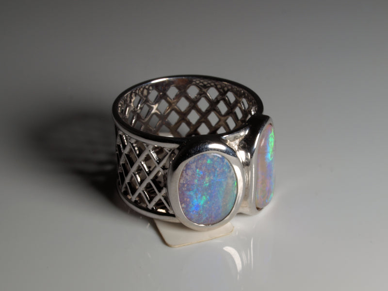 Ring aus Silber mit Opal aus Australien