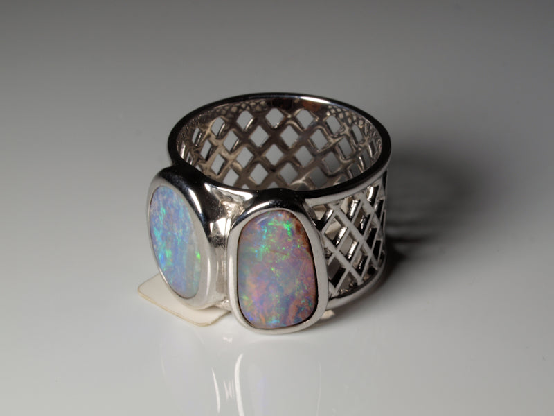 Ring aus Silber mit Opal aus Australien