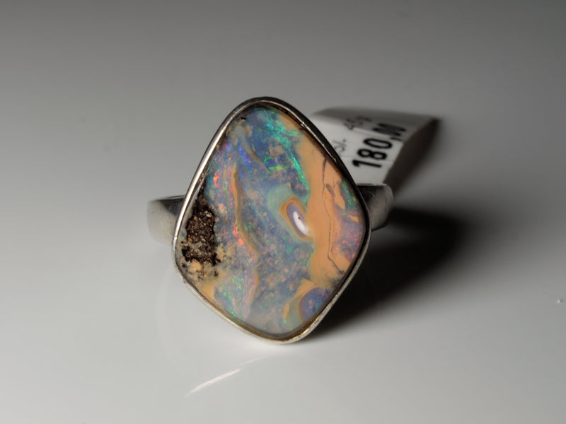Ring aus Silber mit Opal aus Australien